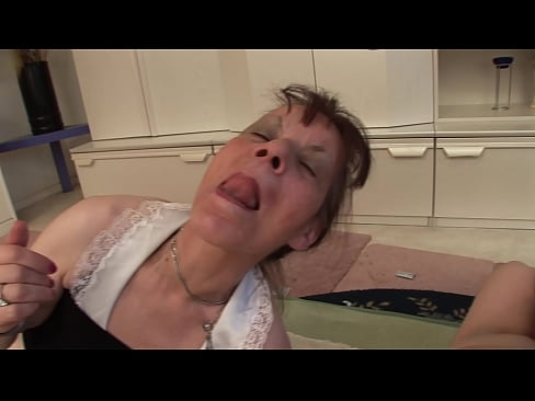 ❤️ Mae gan ddwy nain ac un taid driawd ❤ Fideo porn wrthon ni ☑