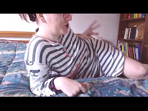 ❤️ Cymerwch y ceiliog mawr du hwn yn eich ceg caethwas bach ❤ Fideo porn wrthon ni ☑