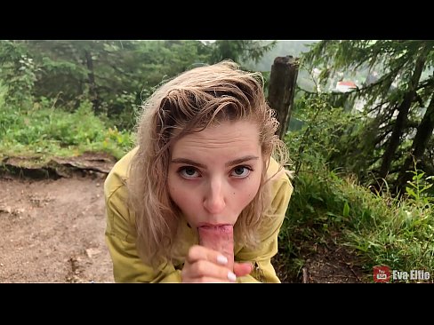 ❤️ Merch yn llyncu cum ar ôl blowjob cyhoeddus - Eva Elfi ❤ Fideo porn wrthon ni ☑
